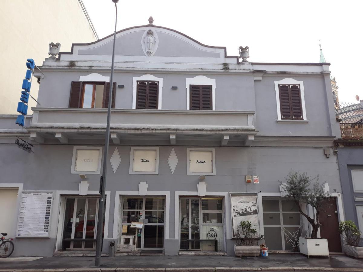 La Locanda Del Teatro 米兰 外观 照片